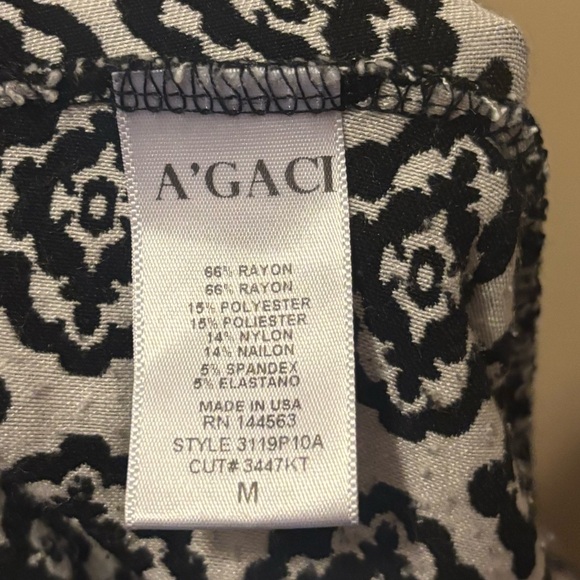 A’gaci Black and White Geometric Women's Cropped Pants - Picture 3 of 3